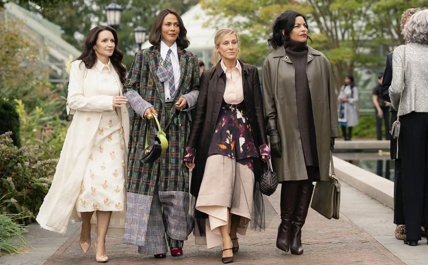 Charlotte, Lisa, Carrie, and Seema. Image via Instagram/@justlikethatmax